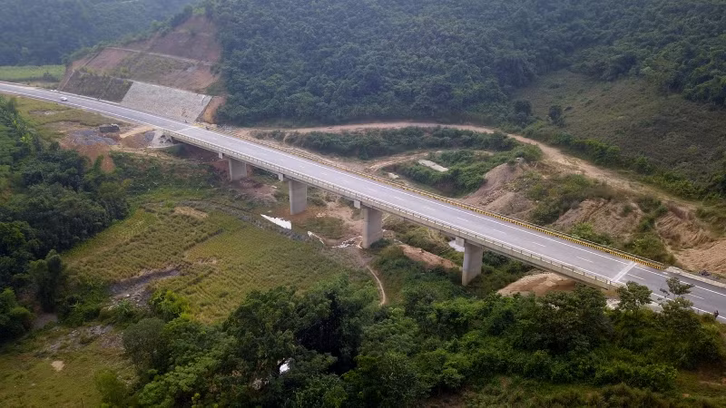 Một đoạn trên tuyến cao tốc Hòa Lạc - Hòa Bình đã đưa vào sử dụng từ năm 2014. (Ảnh: Phong Lê)