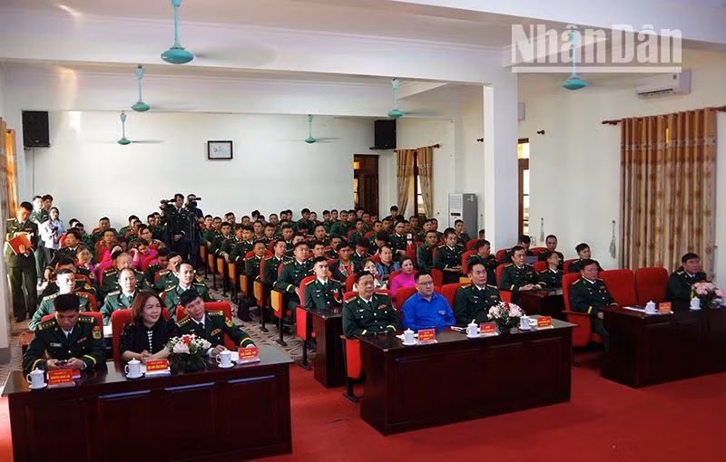 Các đại biểu dự lễ tuyên dương các điển hình tiêu biểu của Bộ đội Biên phòng Sơn La.