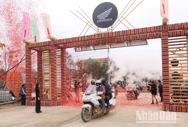 Sự kiện thu hút đông đảo các biker đến tham dự, giao lưu, chia sẻ niềm đam mê các loại xe mô-tô. Sự kiện thu hút đông đảo các biker đến tham dự, giao lưu, chia sẻ niềm đam mê các loại xe mô-tô.