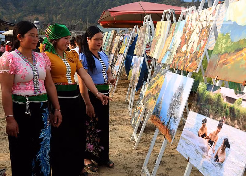 Ngày hội hoa sơn tra tại “miền cổ tích” Ngọc Chiến ảnh 5