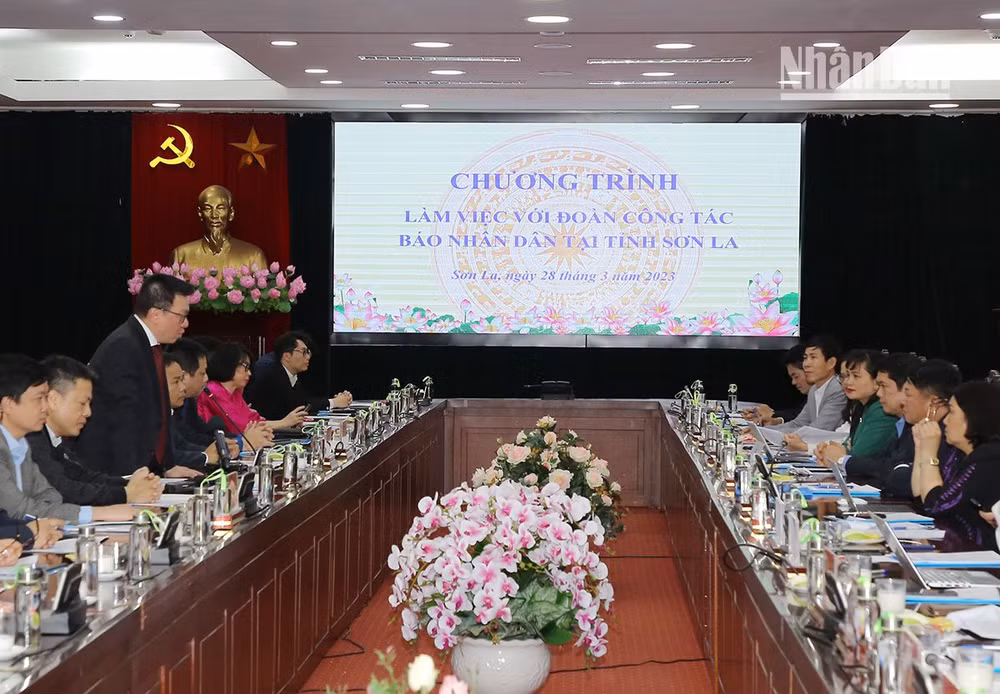 Đồng chí Lê Quốc Minh phát biểu tại cuộc làm việc với Tỉnh ủy Sơn La.