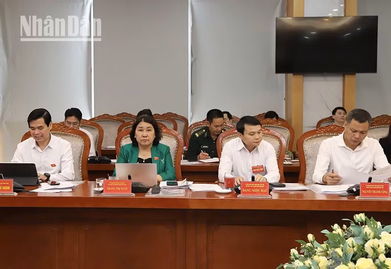 Các đại biểu tham dự kỳ họp chuyên đề 24, Hội đồng nhân dân tỉnh Sơn La. Các đại biểu tham dự kỳ họp chuyên đề 24, Hội đồng nhân dân tỉnh Sơn La.
