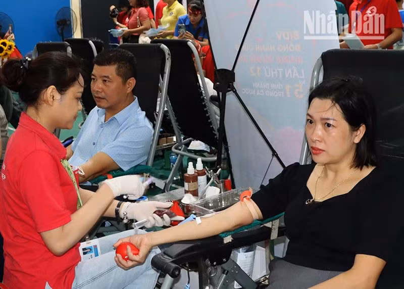 Qua 9 lần tổ chức Hành trình đỏ, Sơn La đã tiếp nhận hơn 40.000 đơn vị máu. Qua 9 lần tổ chức Hành trình đỏ, Sơn La đã tiếp nhận hơn 40.000 đơn vị máu.
