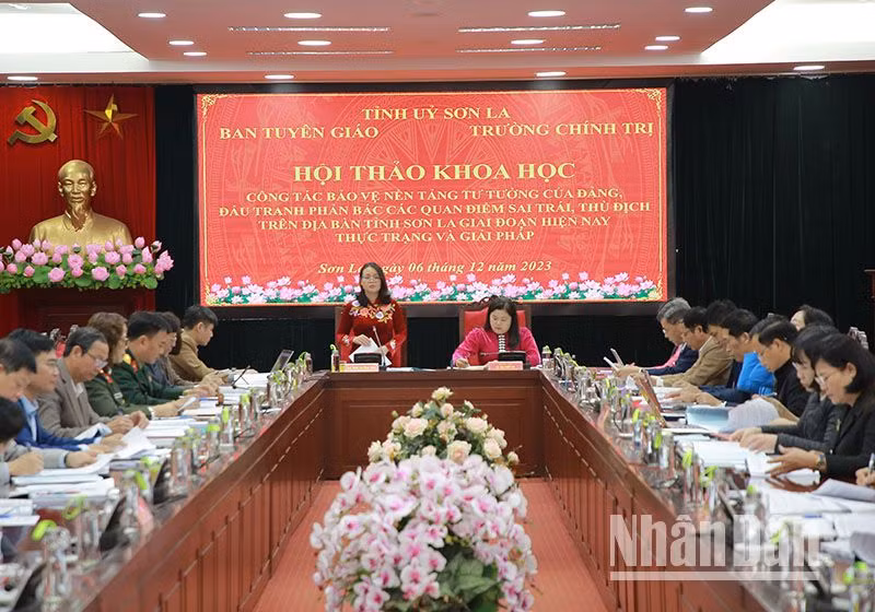 Hội thảo khoa học với chủ đề "Công tác bảo vệ nền tảng tư tưởng của Đảng, đấu tranh phản bác các quan điểm sai trái, thù địch trên địa bàn tỉnh Sơn La giai đoạn hiện nay-Thực trạng và giải pháp".
