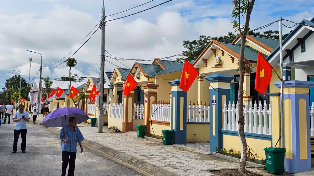 Một góc khu tái định cư của đồng bào sinh sống trên sông ở xã Thiệu Vũ, huyện Thiệu Hóa.