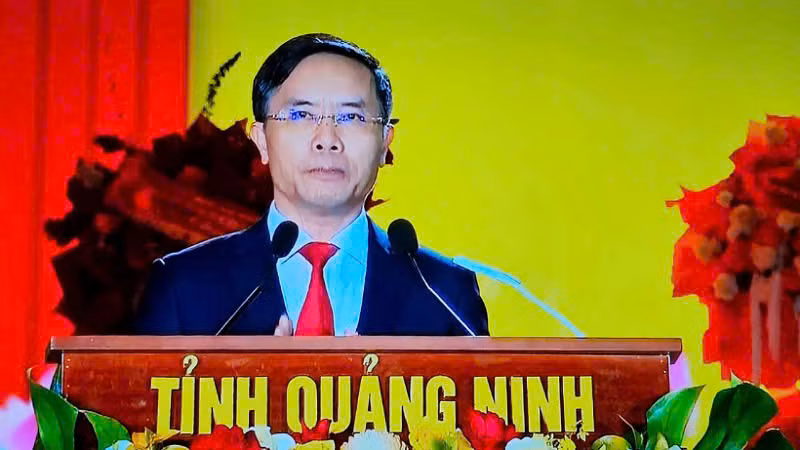 Đồng chí Phạm Đức Ấn, Chủ tịch Ủy ban nhân dân tỉnh Quảng Ninh trình bày Diễn văn tại lễ kỷ niệm 70 năm Ngày giải phóng Vùng mỏ.