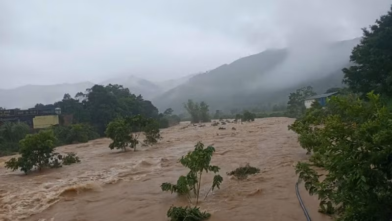 Nước lũ vẫn tiếp tục dâng cao ở một số sông, suối trên địa bàn huyện Bình Liêu.