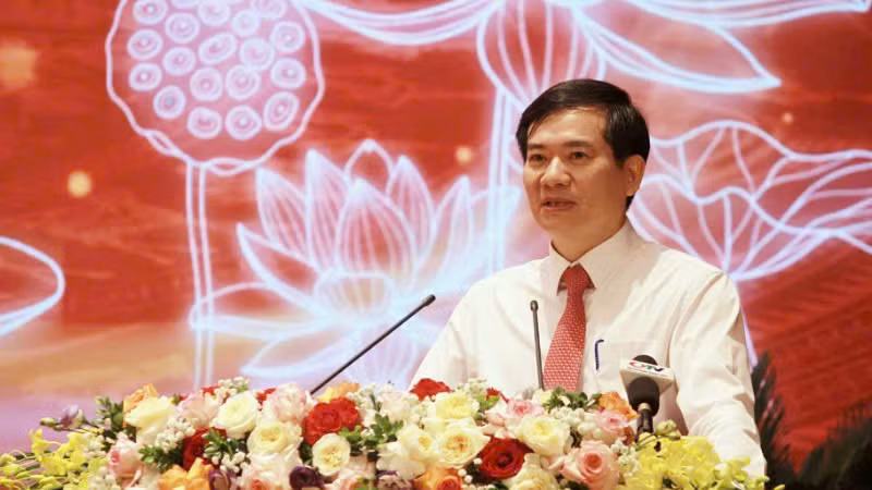 Phó Bí thư Tỉnh ủy Quảng Ninh Vũ Quyết Tiến phát biểu tại hội nghị. Phó Bí thư Tỉnh ủy Quảng Ninh Vũ Quyết Tiến phát biểu tại hội nghị.