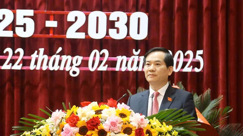 Bí thư Thành ủy Hạ Long Vũ Quyết Tiến phát biểu khai mạc đại hội. Bí thư Thành ủy Hạ Long Vũ Quyết Tiến phát biểu khai mạc đại hội.