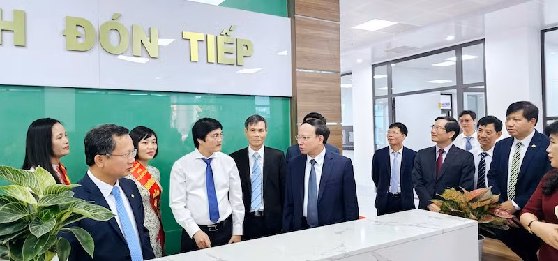 Bệnh viện Phổi Quảng Ninh được đầu tư nâng cấp, mở rộng hiện đại và đồng bộ. Bệnh viện Phổi Quảng Ninh được đầu tư nâng cấp, mở rộng hiện đại và đồng bộ.