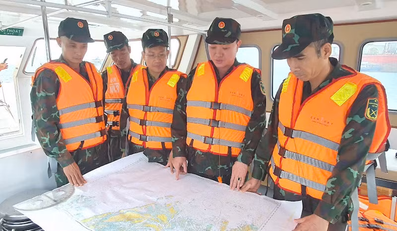 Bộ Chỉ huy quân sự tỉnh Quảng Ninh triển khai phương án tìm kiếm, cứu nạn.