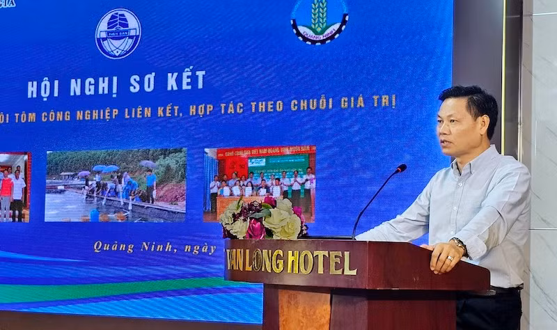 Lãnh đạo Sở Nông nghiệp và Phát triển nông thôn Quảng Ninh phát biểu tại hội nghị.