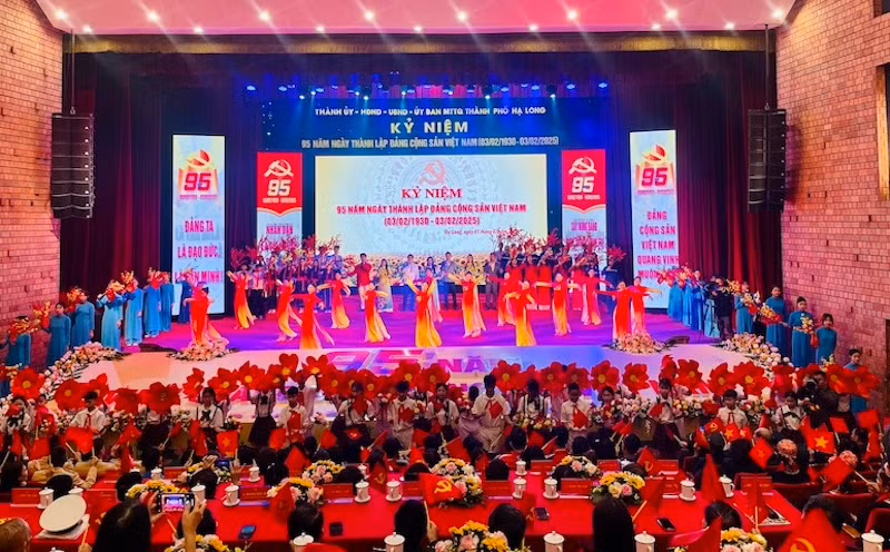Quang cảnh Lễ kỷ niệm 95 năm Ngày thành lập Đảng Cộng sản Việt Nam (3/2/1930-3/2/2025).