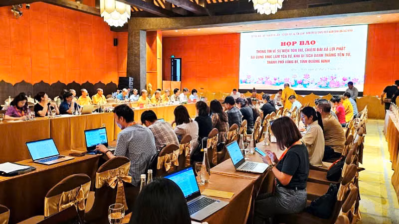 Quang cảnh buổi họp báo.