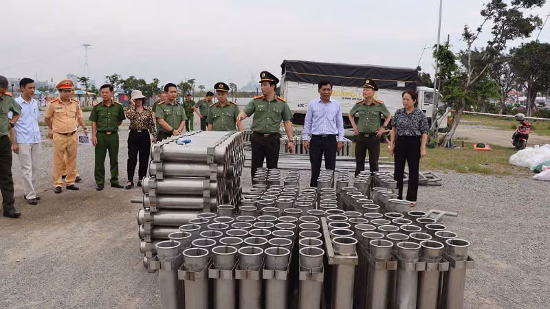 Lãnh đạo Công an tỉnh và lãnh đạo thành phố Hạ Long kiểm tra công tác bảo đảm an ninh trật tự cho lễ hội Carnaval Hạ Long 2025. Lãnh đạo Công an tỉnh và lãnh đạo thành phố Hạ Long kiểm tra công tác bảo đảm an ninh trật tự cho lễ hội Carnaval Hạ Long 2025.