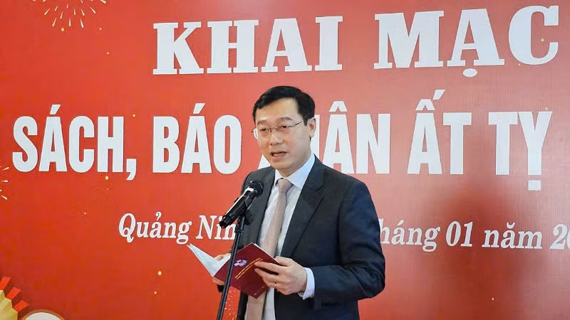 Chủ tịch Hội Nhà báo tỉnh Quảng Ninh Nguyễn Thế Lãm phát biểu khai mạc Hội sách, báo Xuân Ất Tỵ 2025. Chủ tịch Hội Nhà báo tỉnh Quảng Ninh Nguyễn Thế Lãm phát biểu khai mạc Hội sách, báo Xuân Ất Tỵ 2025.