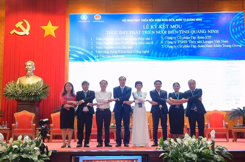 Ký kết biên bản ghi nhớ thúc đẩy nuôi biển của tỉnh Quảng Ninh giai đoạn 2024-2025 giữa tỉnh Quảng Ninh và 7 đơn vị.