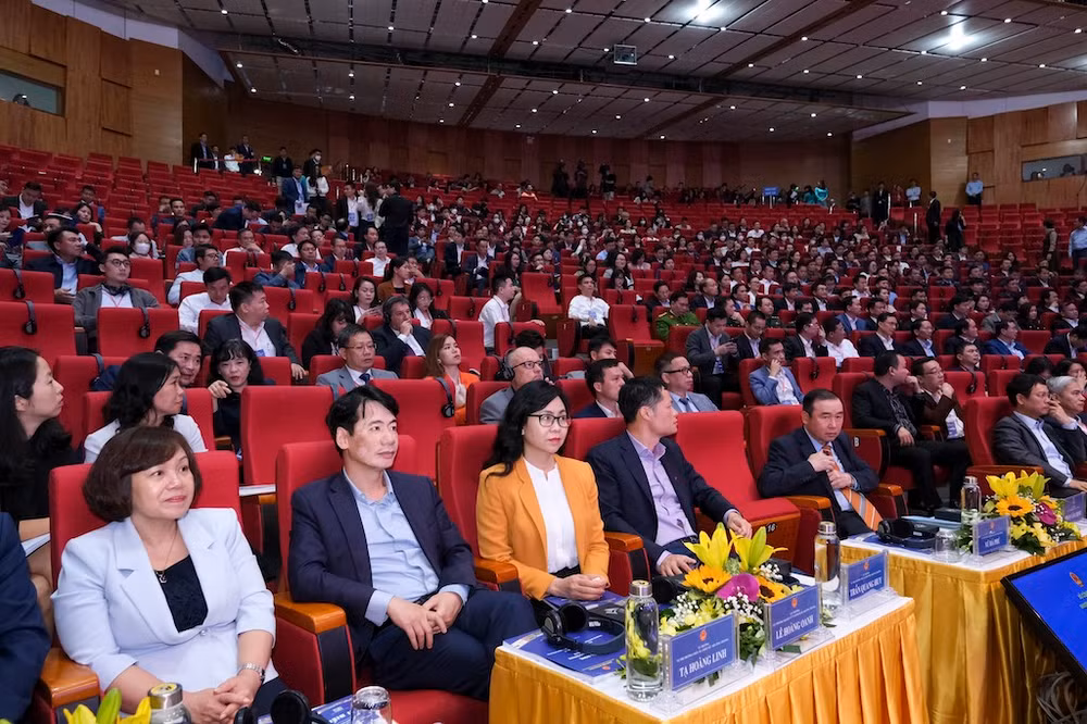Các đại biểu tham dự hội nghị. Các đại biểu tham dự hội nghị.