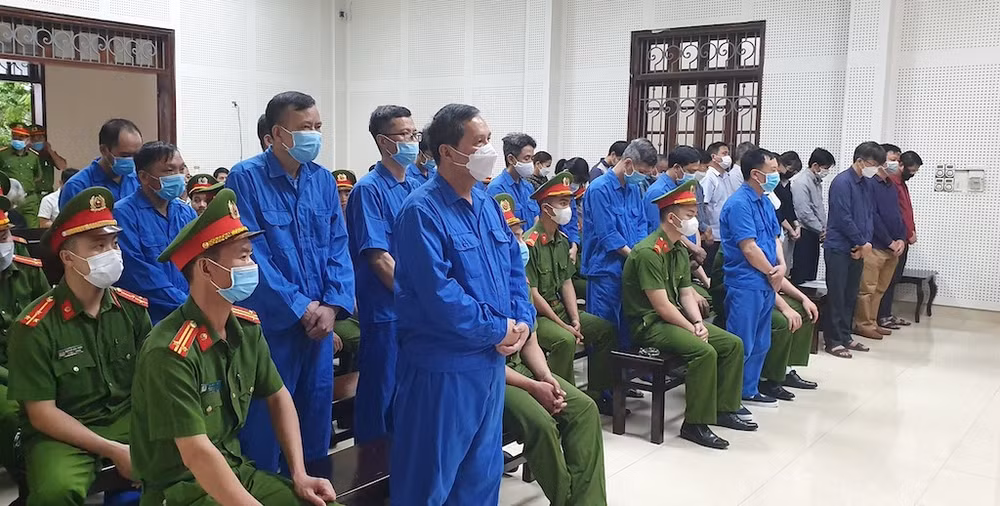 Các bị cáo tại phiên tòa.