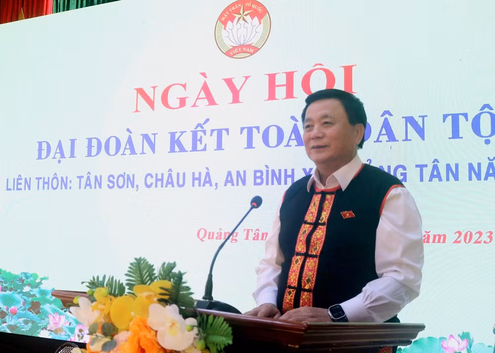 Đồng chí Nguyễn Xuân Thắng phát biểu tại Ngày hội Đại đoàn kết toàn dân tộc ở thôn Tân Sơn, xã Quảng Tân, huyện Đầm Hà, tỉnh Quảng Ninh. Đồng chí Nguyễn Xuân Thắng phát biểu tại Ngày hội Đại đoàn kết toàn dân tộc ở thôn Tân Sơn, xã Quảng Tân, huyện Đầm Hà, tỉnh Quảng Ninh.
