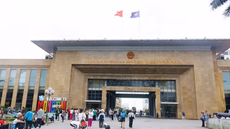 Cửa khẩu quốc tế Móng Cái, Quảng Ninh. Cửa khẩu quốc tế Móng Cái, Quảng Ninh.