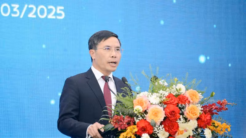 Chủ tịch Ủy ban nhân dân tỉnh Quảng Ninh Phạm Đức Ấn phát biểu tại lễ khai mạc. Chủ tịch Ủy ban nhân dân tỉnh Quảng Ninh Phạm Đức Ấn phát biểu tại lễ khai mạc.