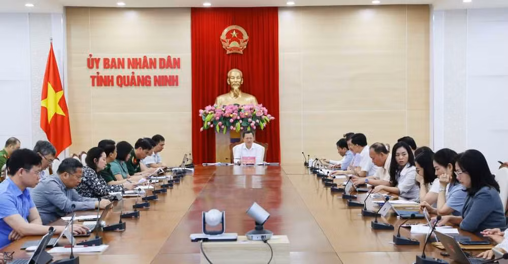 Quảng cảnh hội nghị tại đầu cầu Quảng Ninh.
