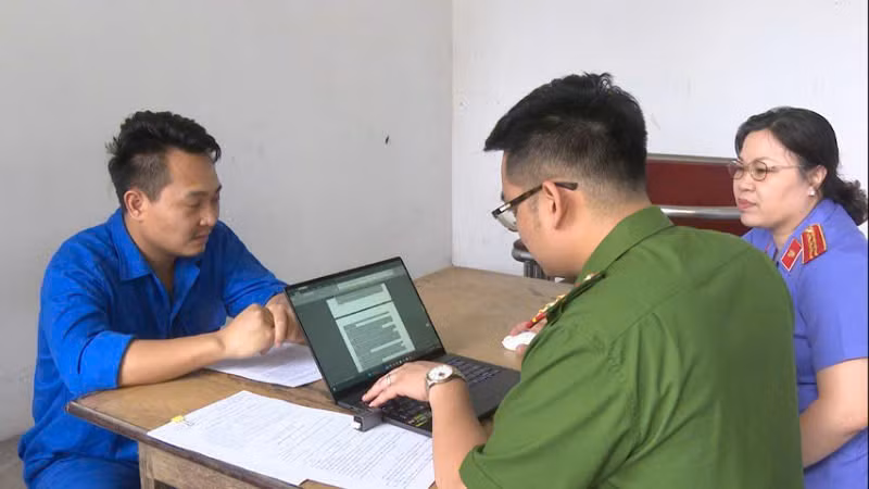 Đối tượng Phạm Văn Thủy tại cơ quan Công an. Đối tượng Phạm Văn Thủy tại cơ quan Công an.