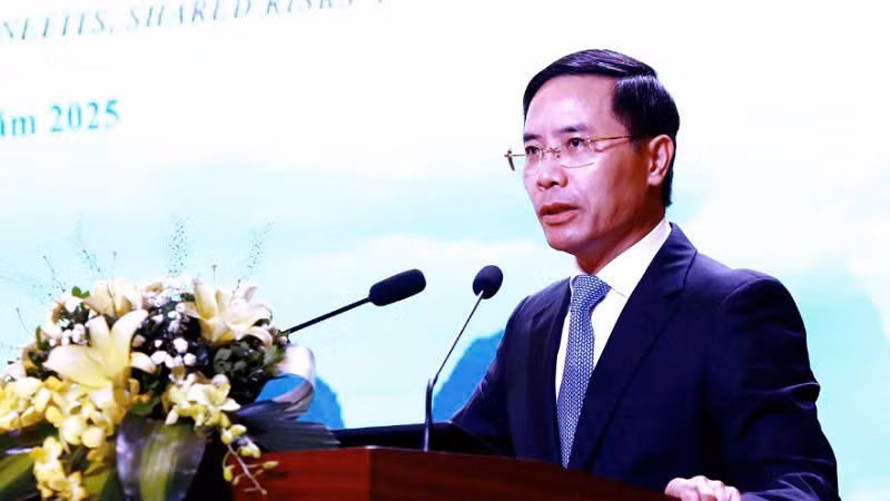 Ông Phạm Đức Ấn, Chủ tịch Ủy ban nhân dân tỉnh Quảng Ninh, phát biểu chào mừng hội thảo.