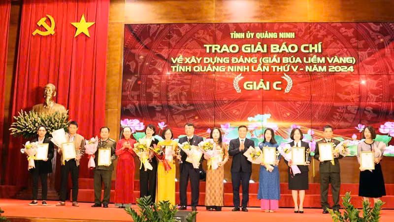 Các tác giả, nhóm tác giả đoạt giải C Giải Báo chí về Xây dựng Đảng tỉnh Quảng Ninh lần thứ V, năm 2024.