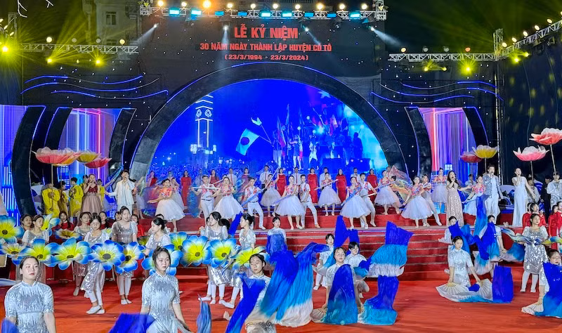Chương trình Nghệ thuật đặc sắc tại Lễ kỷ niệm 30 Ngày thành lập huyện Cô Tô.