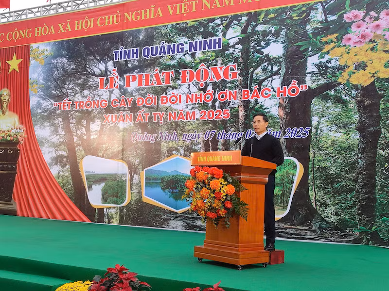 Chủ tịch Ủy ban nhân dân tỉnh Quảng Ninh Phạm Xuân Ấn phát biểu tại lễ phát động "Tết trồng cây đời đời nhớ ơn Bác Hồ” Xuân Ất Tỵ 2025. Chủ tịch Ủy ban nhân dân tỉnh Quảng Ninh Phạm Xuân Ấn phát biểu tại lễ phát động "Tết trồng cây đời đời nhớ ơn Bác Hồ” Xuân Ất Tỵ 2025.