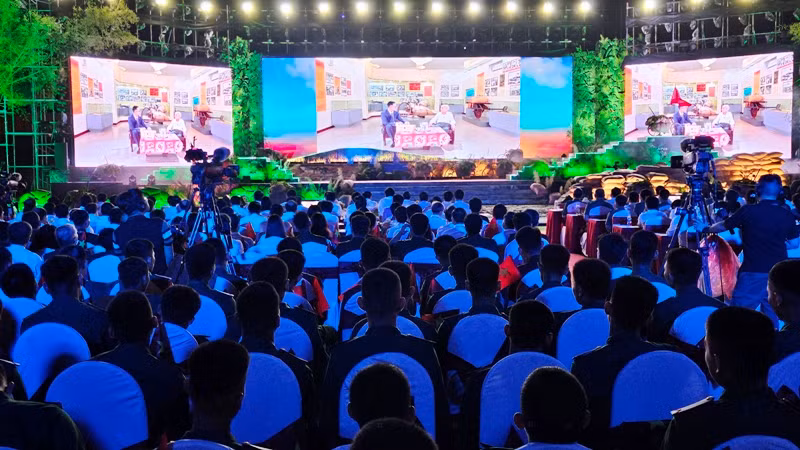 Quang cảnh điểm cầu truyền hình tại Thanh Hóa. Quang cảnh điểm cầu truyền hình tại Thanh Hóa.