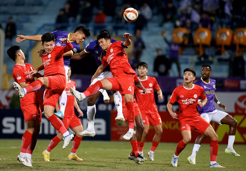 V.League đang ngày càng hấp dẫn hơn với những đổi mới. (Ảnh: Q.T) V.League đang ngày càng hấp dẫn hơn với những đổi mới. (Ảnh: Q.T)