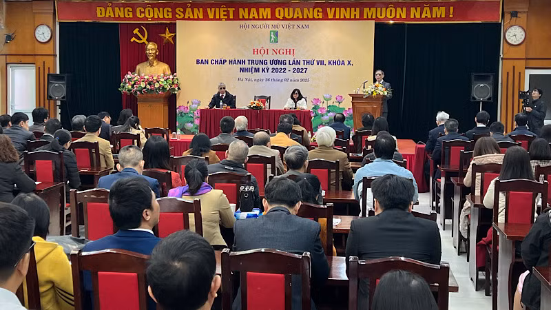 Toàn cảnh hội nghị Ban Chấp hành lần thứ VII, khóa X, nhiệm kỳ 2022-2027 của Hội Người mù Việt Nam.