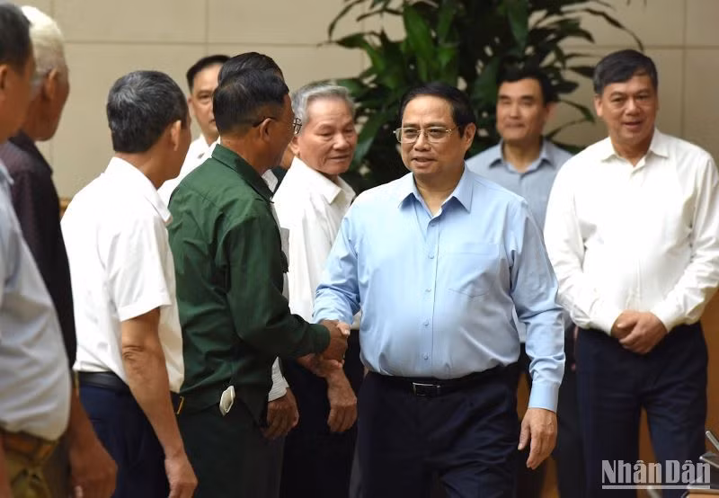 Thủ tướng Phạm Minh Chính và các đại biểu.
