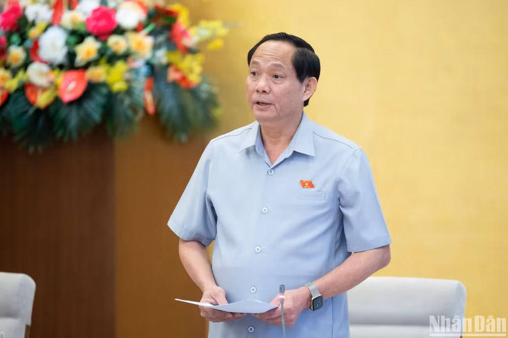 Phó Chủ tịch Quốc hội Trần Quang Phương điều hành nội dung phiên họp. (Ảnh: DUY LINH) Phó Chủ tịch Quốc hội Trần Quang Phương điều hành nội dung phiên họp. (Ảnh: DUY LINH)