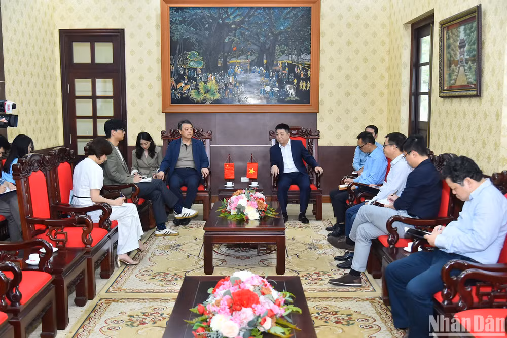 Quang cảnh cuộc làm việc. (Ảnh: THỦY NGUYÊN)