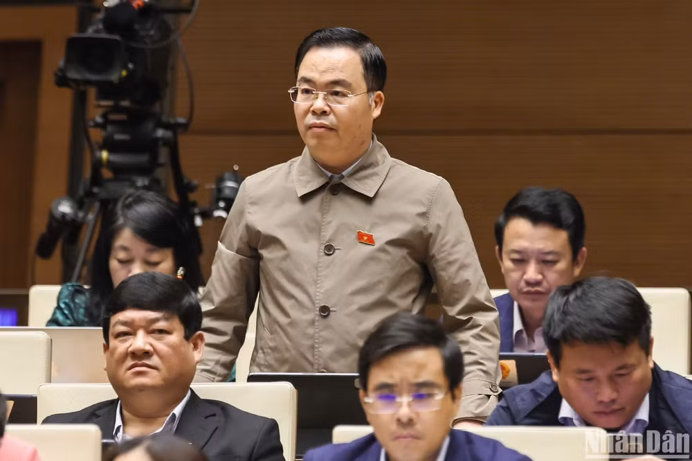 Đại biểu Trần Văn Khải (đoàn Hà Nam) góp ý kiến vào dự thảo Luật. (Ảnh: DUY LINH) Đại biểu Trần Văn Khải (đoàn Hà Nam) góp ý kiến vào dự thảo Luật. (Ảnh: DUY LINH)