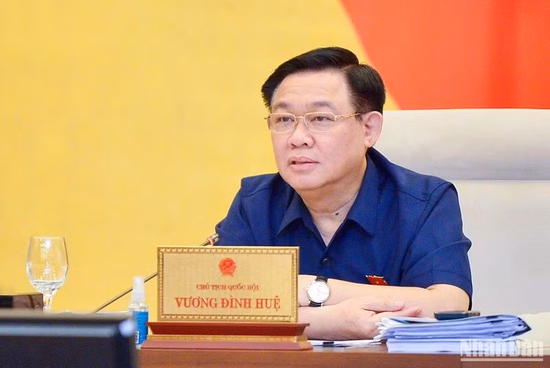 Chủ tịch Quốc hội Vương Đình Huệ điều hành nội dung phiên họp. (Ảnh: DUY LINH) Chủ tịch Quốc hội Vương Đình Huệ điều hành nội dung phiên họp. (Ảnh: DUY LINH)