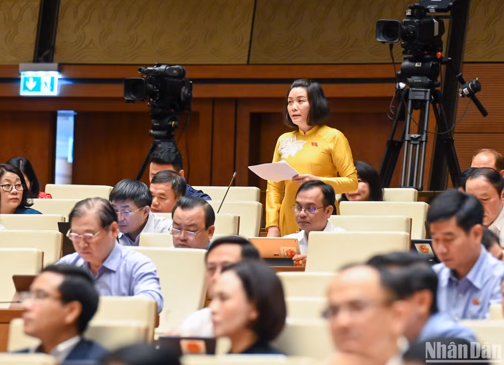Đại biểu Nguyễn Minh Tâm (đoàn Quảng Bình) tham gia ý kiến thảo luận. (Ảnh: DUY LINH) Đại biểu Nguyễn Minh Tâm (đoàn Quảng Bình) tham gia ý kiến thảo luận. (Ảnh: DUY LINH)