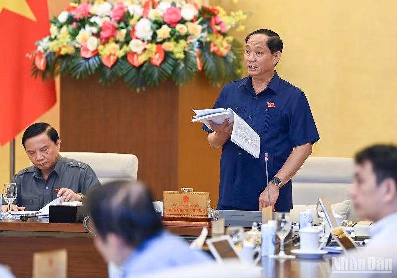 Phó Chủ tịch Quốc hội Trần Quang Phương phát biểu ý kiến. (Ảnh: DUY LINH) Phó Chủ tịch Quốc hội Trần Quang Phương phát biểu ý kiến. (Ảnh: DUY LINH)