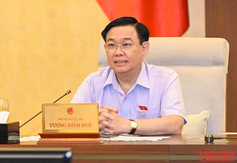 Chủ tịch Quốc hội Vương Đình Huệ phát biểu ý kiến thảo luận tại phiên họp. (Ảnh: DUY LINH)