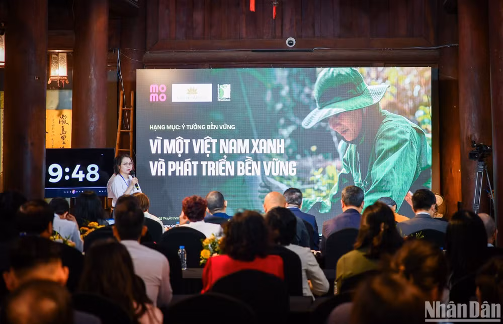 Đại diện dự án thuyết trình tại Vòng Chung kết Giải thưởng Hành động vì Cộng đồng - Human Act Prize 2024 sáng 22/11. (Ảnh: THÀNH ĐẠT)