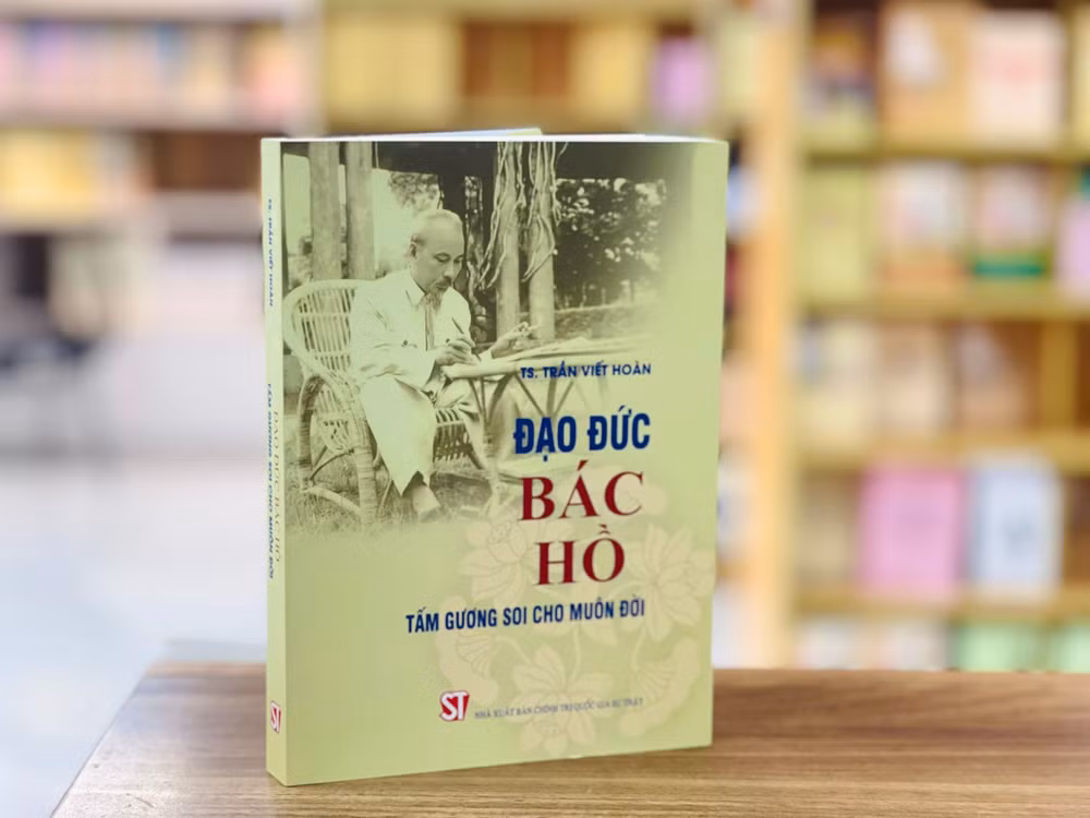 Xuất bản cuốn sách về tấm gương đạo đức Hồ Chí Minh