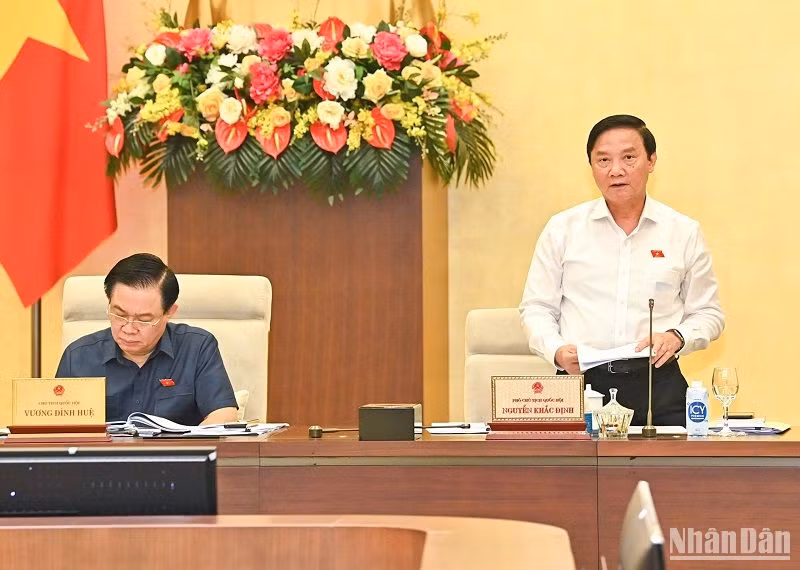 Phó Chủ tịch Quốc hội Nguyễn Khắc Định phát biểu tại phiên họp. (Ảnh: DUY LINH)