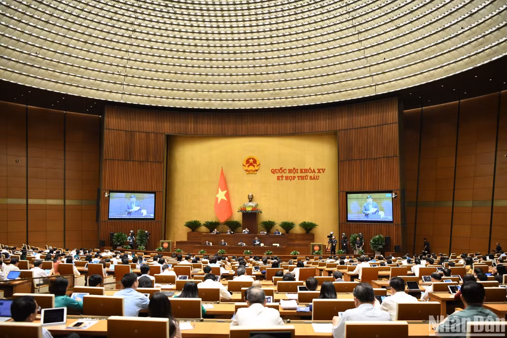 Quang cảnh một phiên thảo luận ở hội trường tại Kỳ họp thứ 6, Quốc hội khóa XV. (Ảnh: DUY LINH)