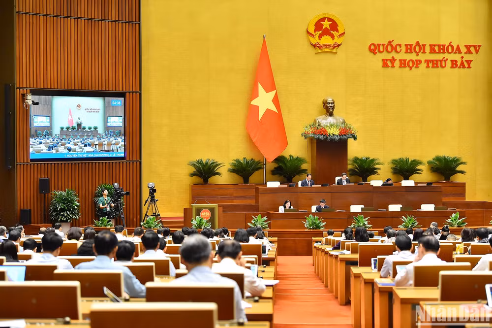 Quang cảnh một phiên thảo luận ở hội trường tại Kỳ họp thứ 7, Quốc hội khóa XV. (Ảnh: THỦY NGUYÊN)