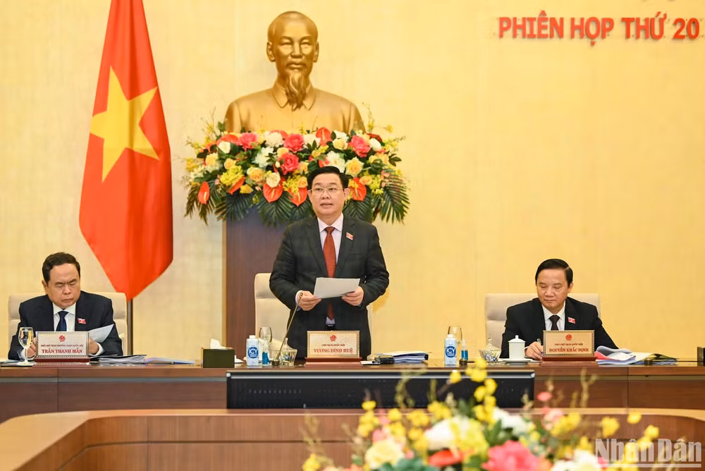 Chủ tịch Quốc hội Vương Đình Huệ phát biểu tại Phiên họp thứ 20 của Ủy ban Thường vụ Quốc hội. (Ảnh: DUY LINH)