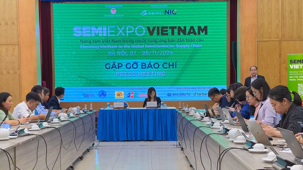 Quang cảnh buổi gặp gỡ báo chí thông tin về Triển lãm ngành công nghiệp bán dẫn Việt Nam 2024 - SEMIExpo Vietnam 2024.